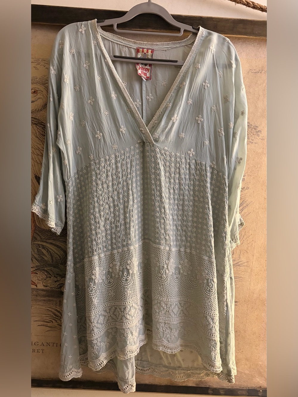 * Johnny Was Boho Pale Sage Embroidered V-Neck Tunic Top SZ Small *